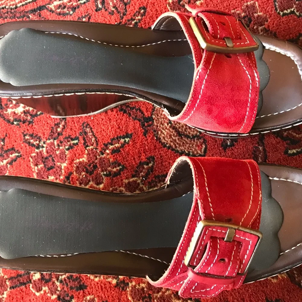 DONALD J PLINER NORDSTROM COMFORTABLE RED SUEDE WEDGES w/ BOX SZ 7M